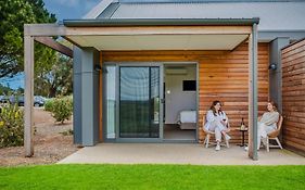 13Th Beach Golf Lodges